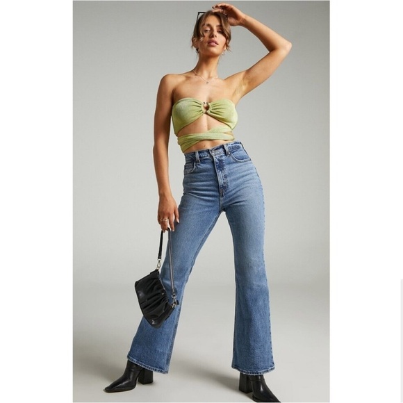 LEVI’S ~ 70s High Flare Women’s Blue Medium Wash Jeans Size 29 - Picture 2 of 13